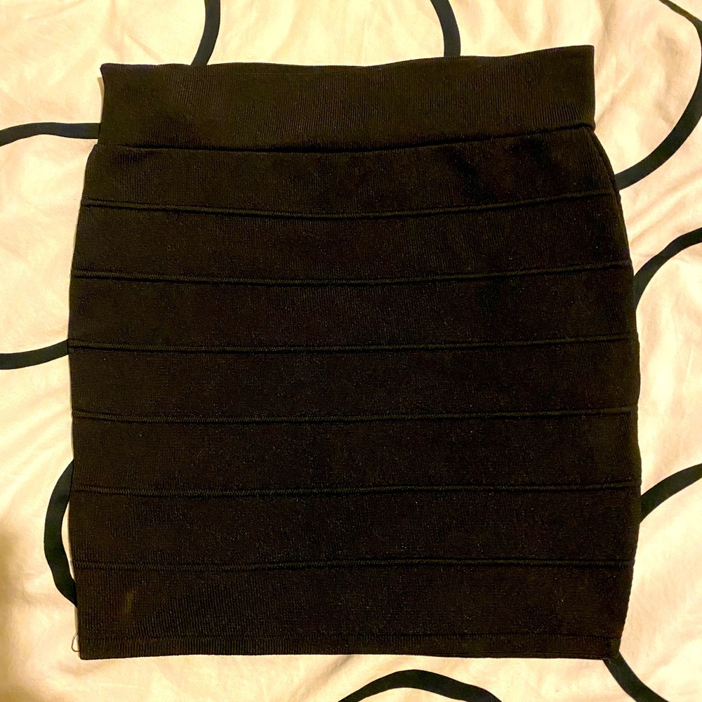 Black ribbed mini skirt